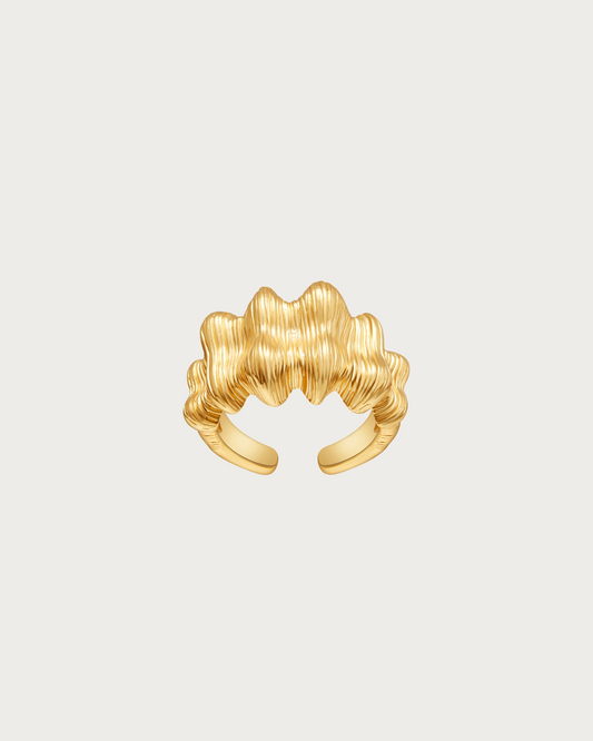Winni Wave Vertical Striped Golden Ring