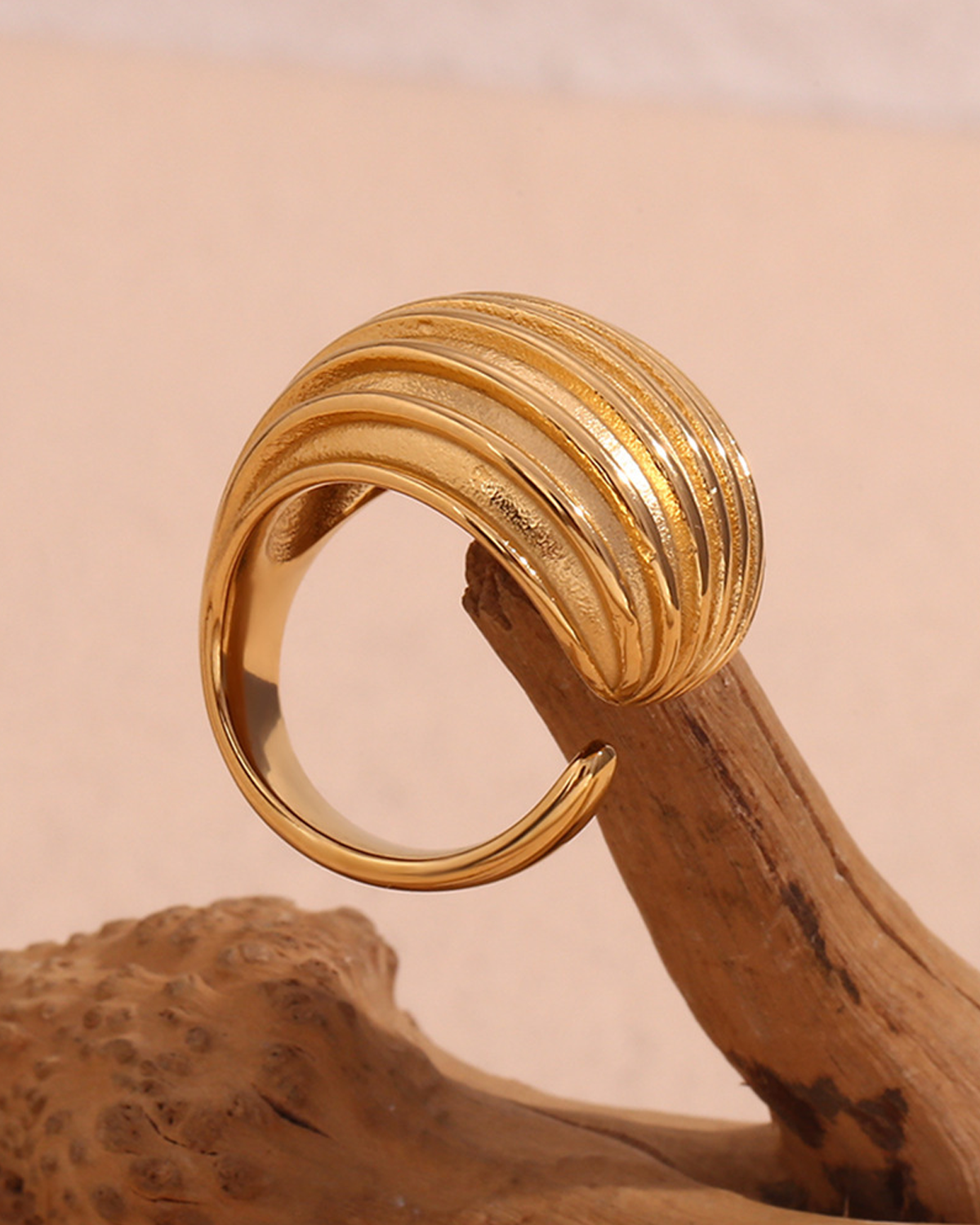 Aria Ribbed Droplet Golden Ring