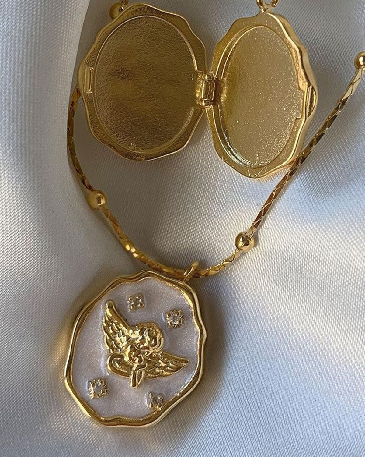 Enamel Angle Shell Locket Golden Pendant Necklace
