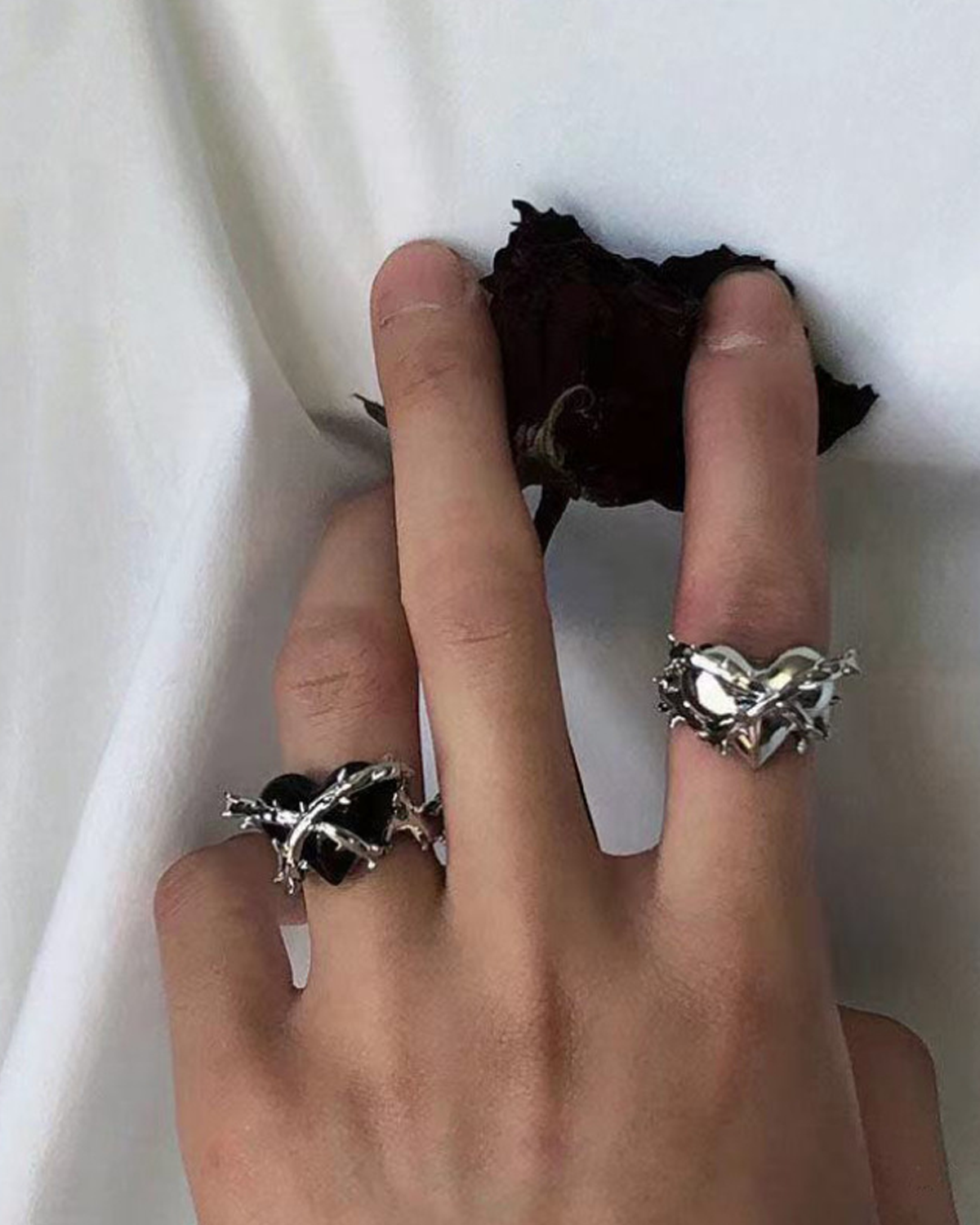 Maleah Gothic Black Heart Silver Ring