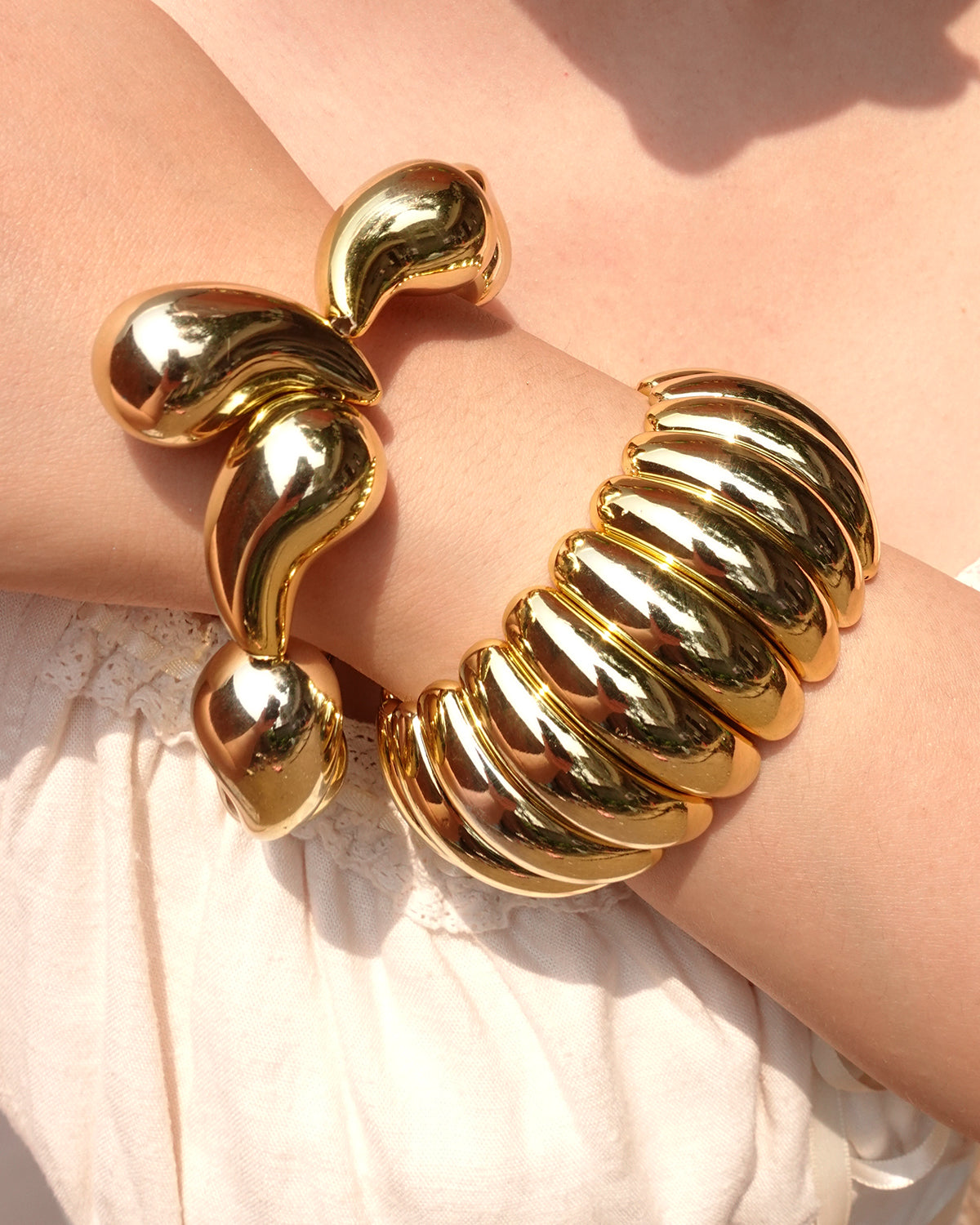 Andrea Water Drop Stretch Golden Bracelet