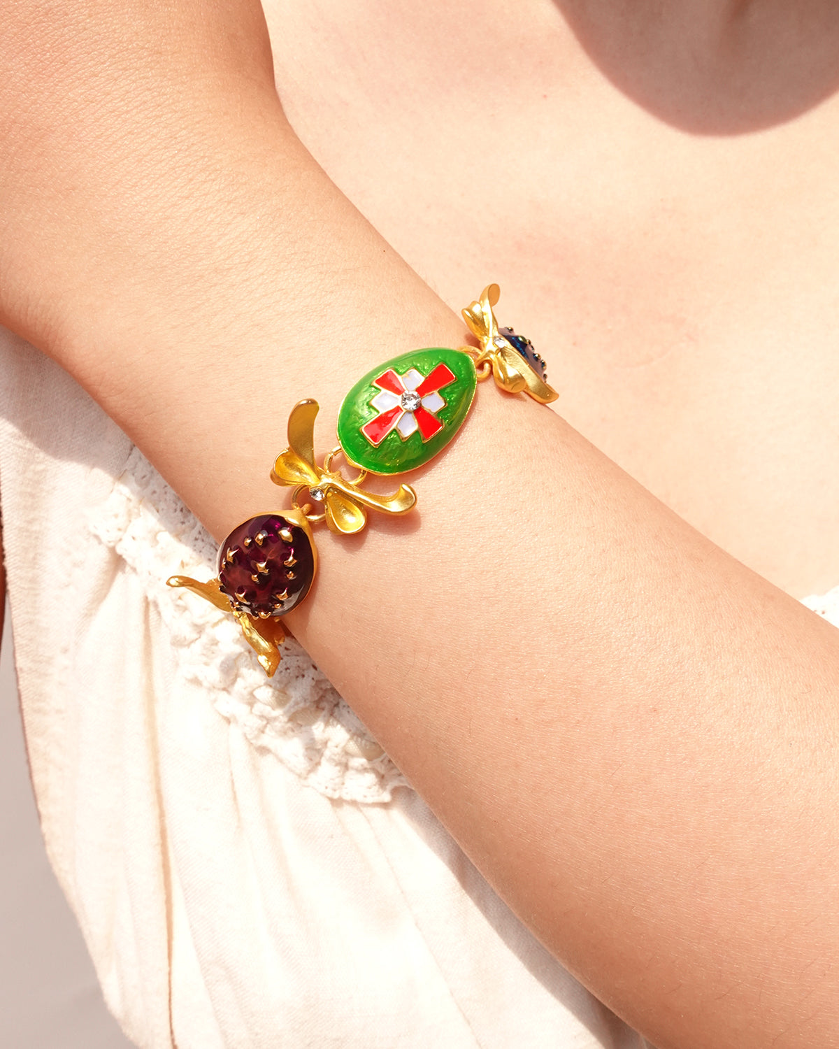 Xylia Retro Enamel Golden Bracelet