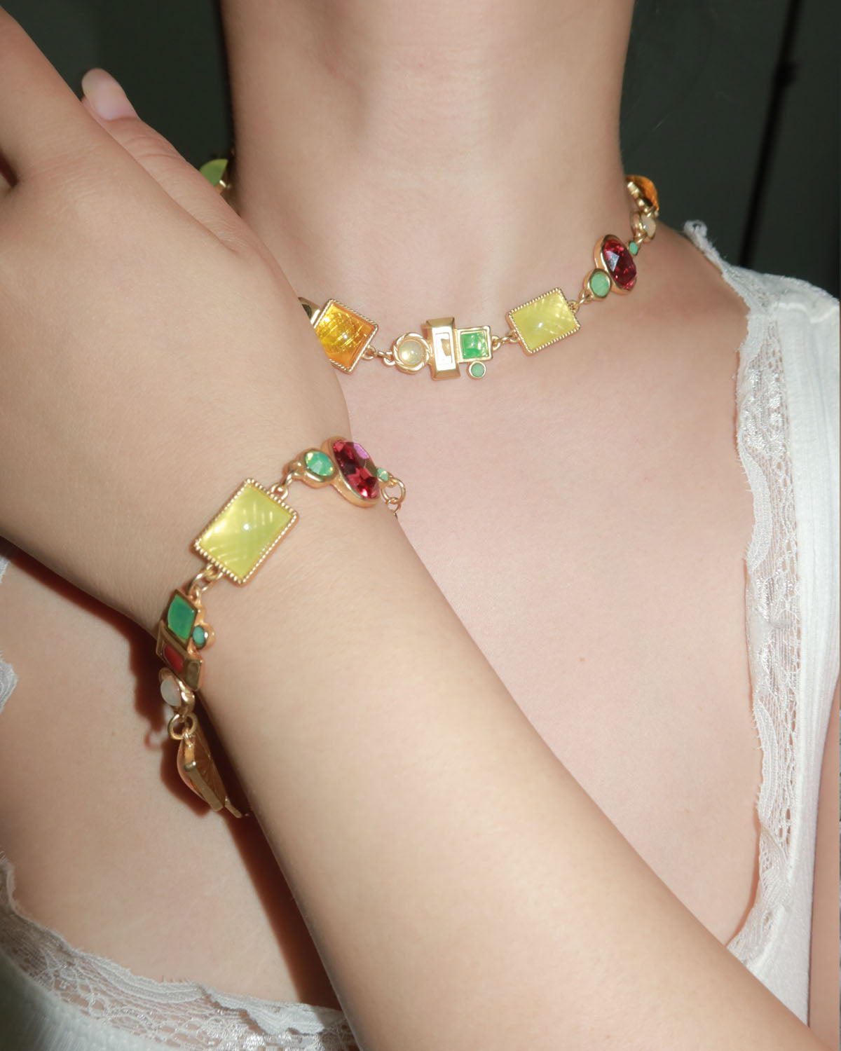 April Vintage Geometry Golden Bracelet