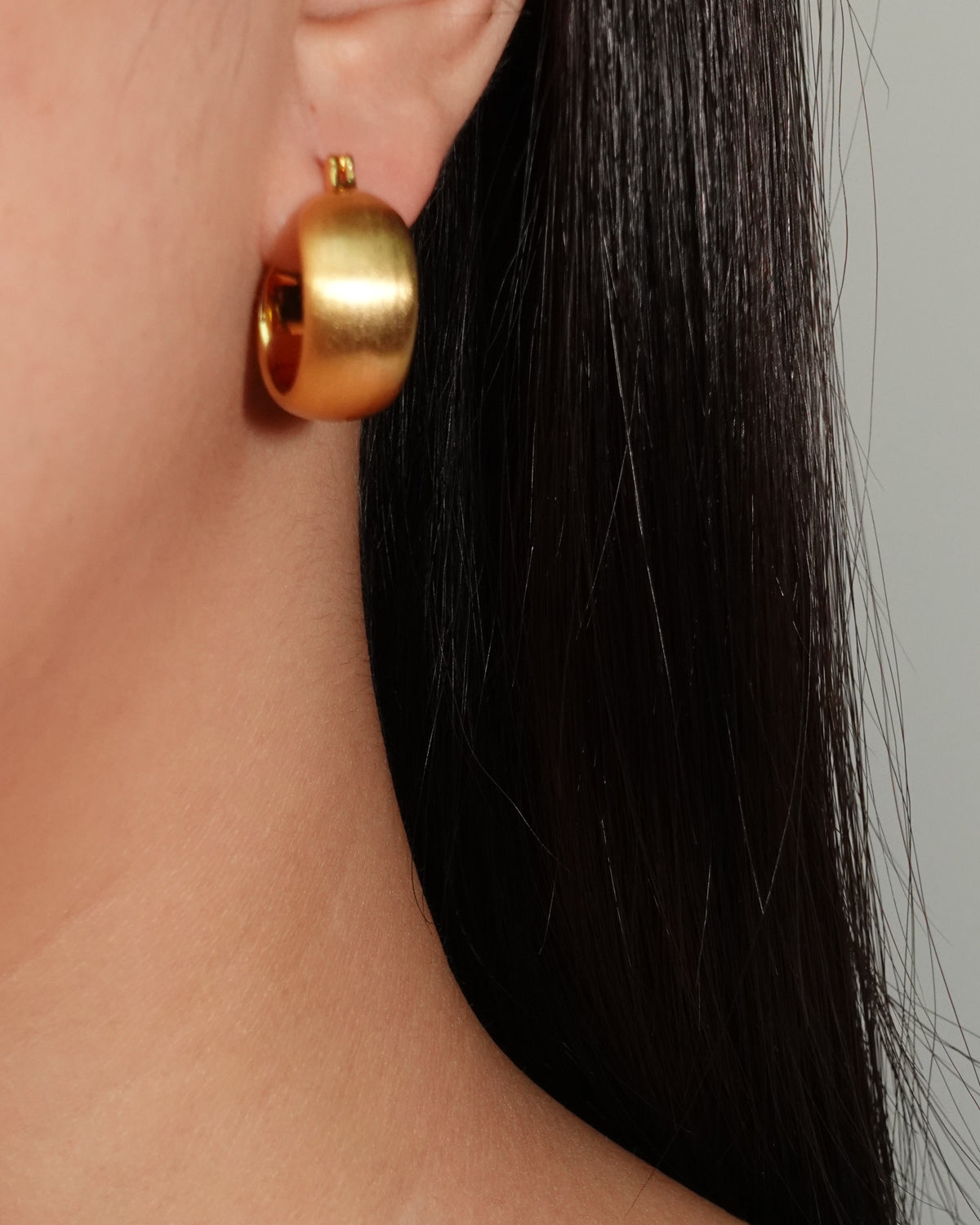 Breenda Classic Golden Hoop Earrings