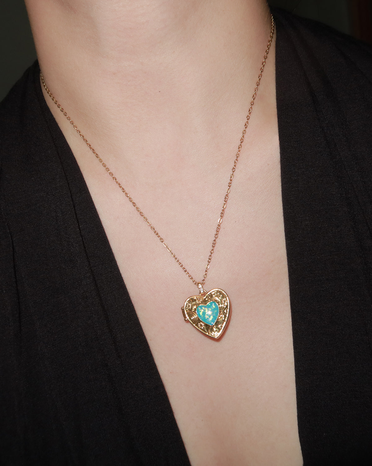 Juliet Heart Locket Blue Golden Pendant Necklace
