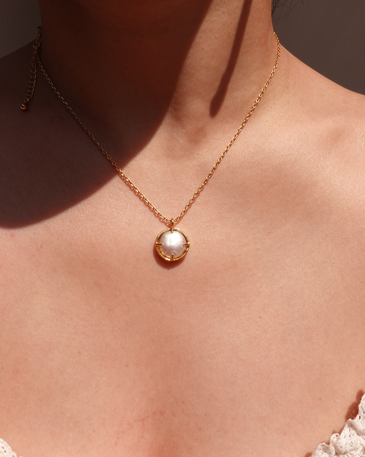 Suzanne Pearl Golden Pendant Necklace