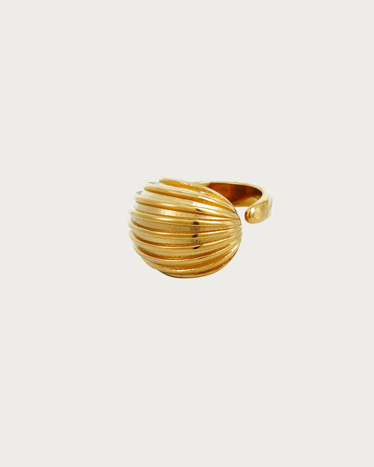 Aria Ribbed Droplet Golden Ring