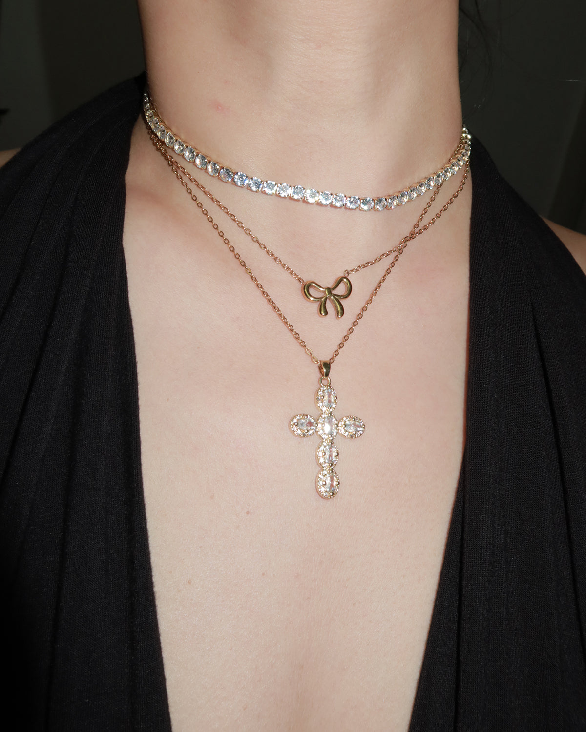 Elsie Retro Oval Cross Golden Pendant Necklace(2 Colors)