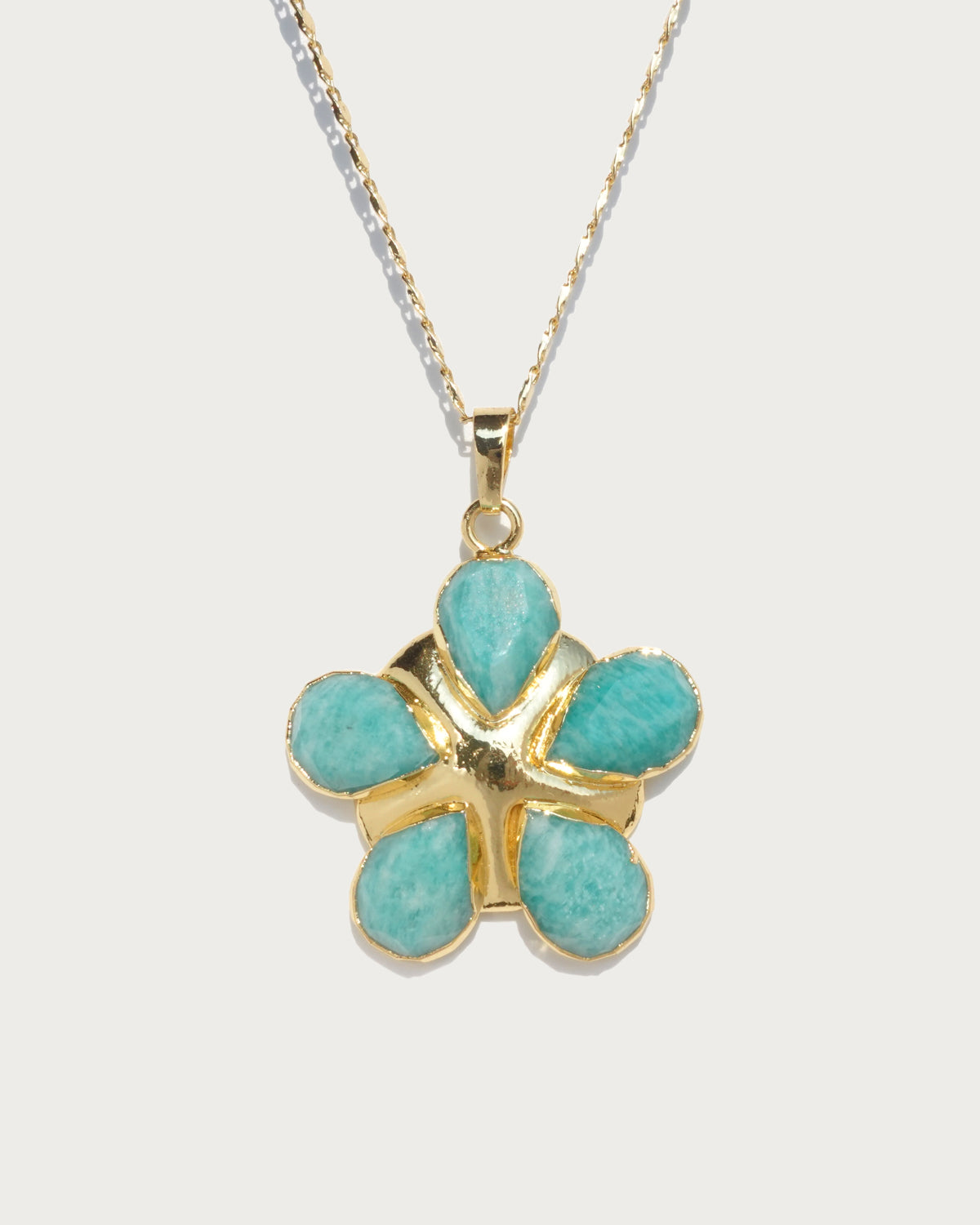 Lola Green Flower Golden Pendant Necklace