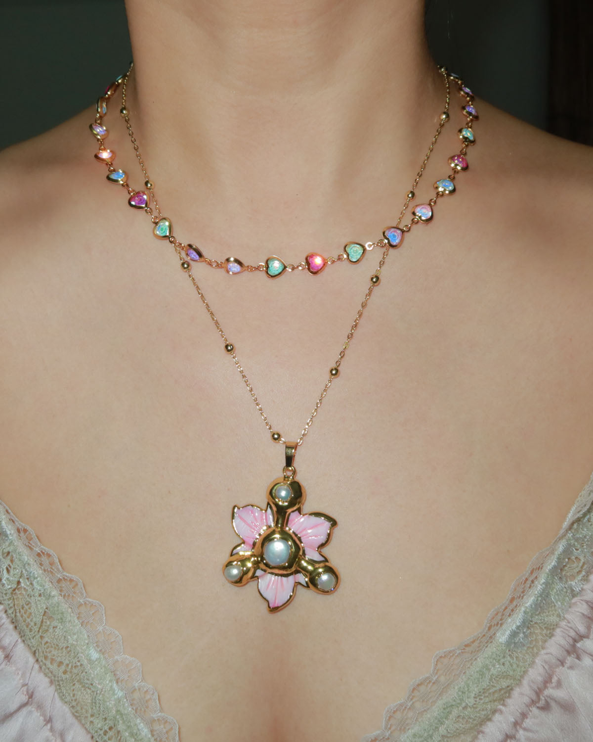 Alisa Pearl Flower Golden Pendant Necklace(4 Colors)