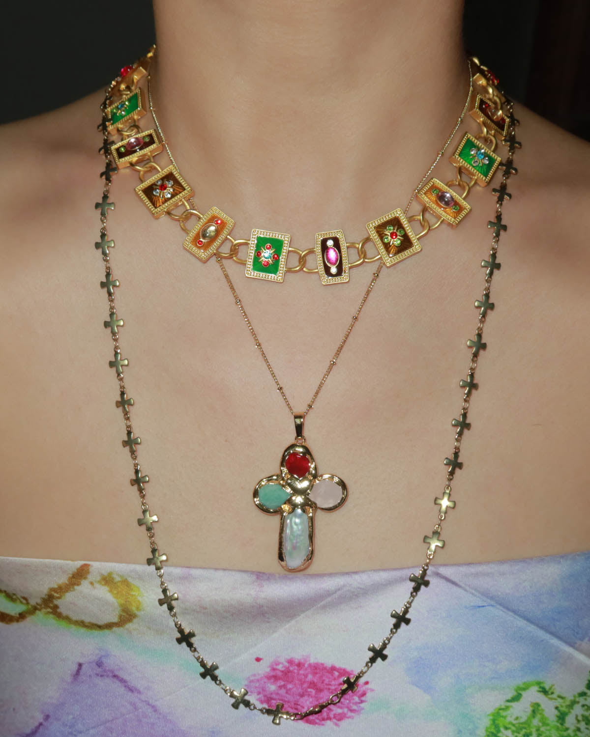 Venus Romantic Enamel Glaze Medieval Golden Necklace