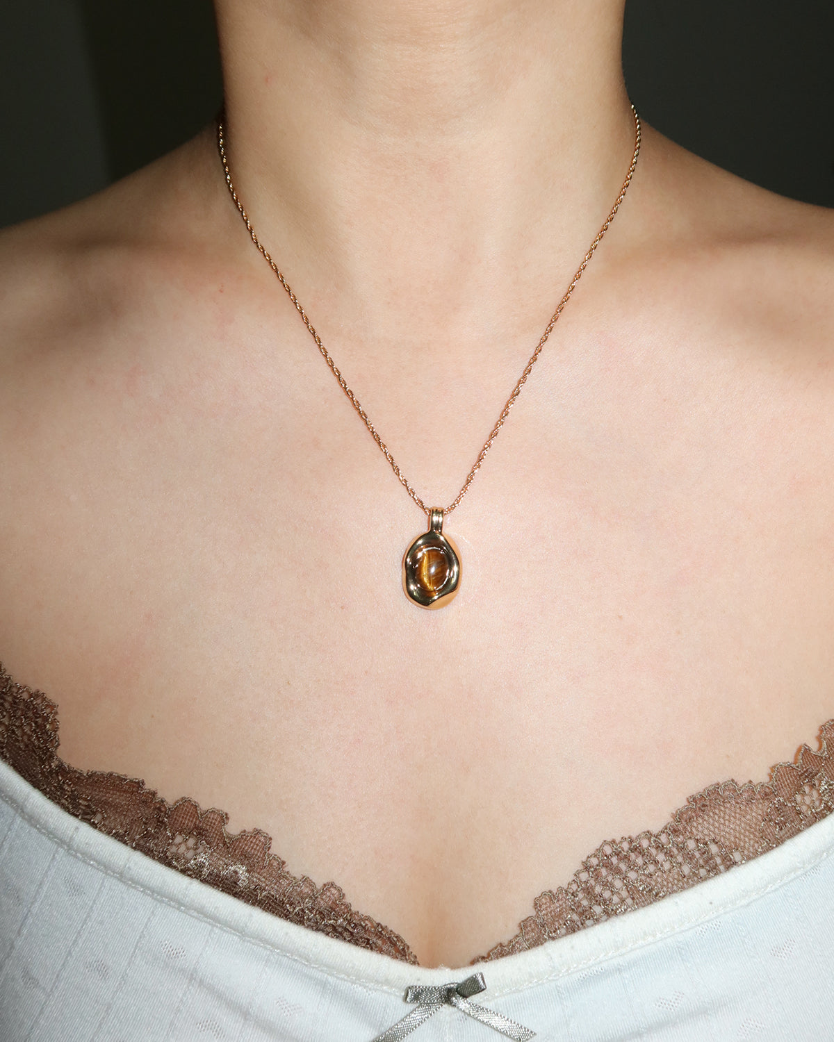 Elva Natural Tiger Eye Golden Pendant Necklace