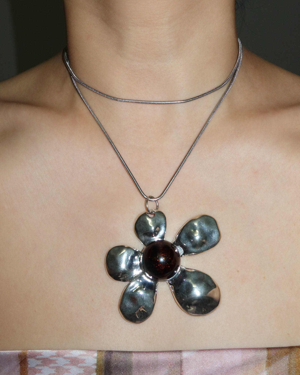 Zanna Vintage Flower Silver Pendant Necklace