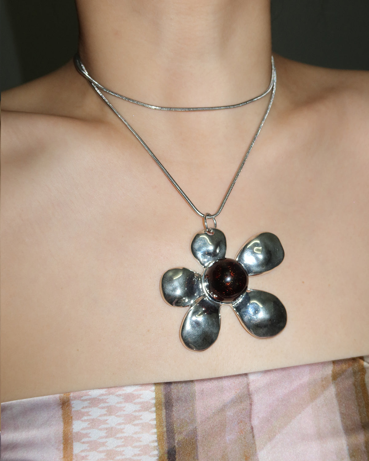 Zanna Vintage Flower Silver Pendant Necklace