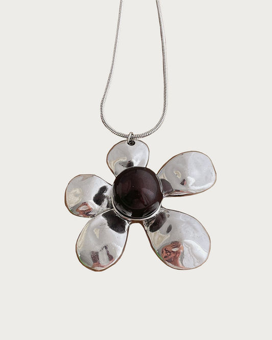 Zanna Vintage Flower Silver Pendant Necklace