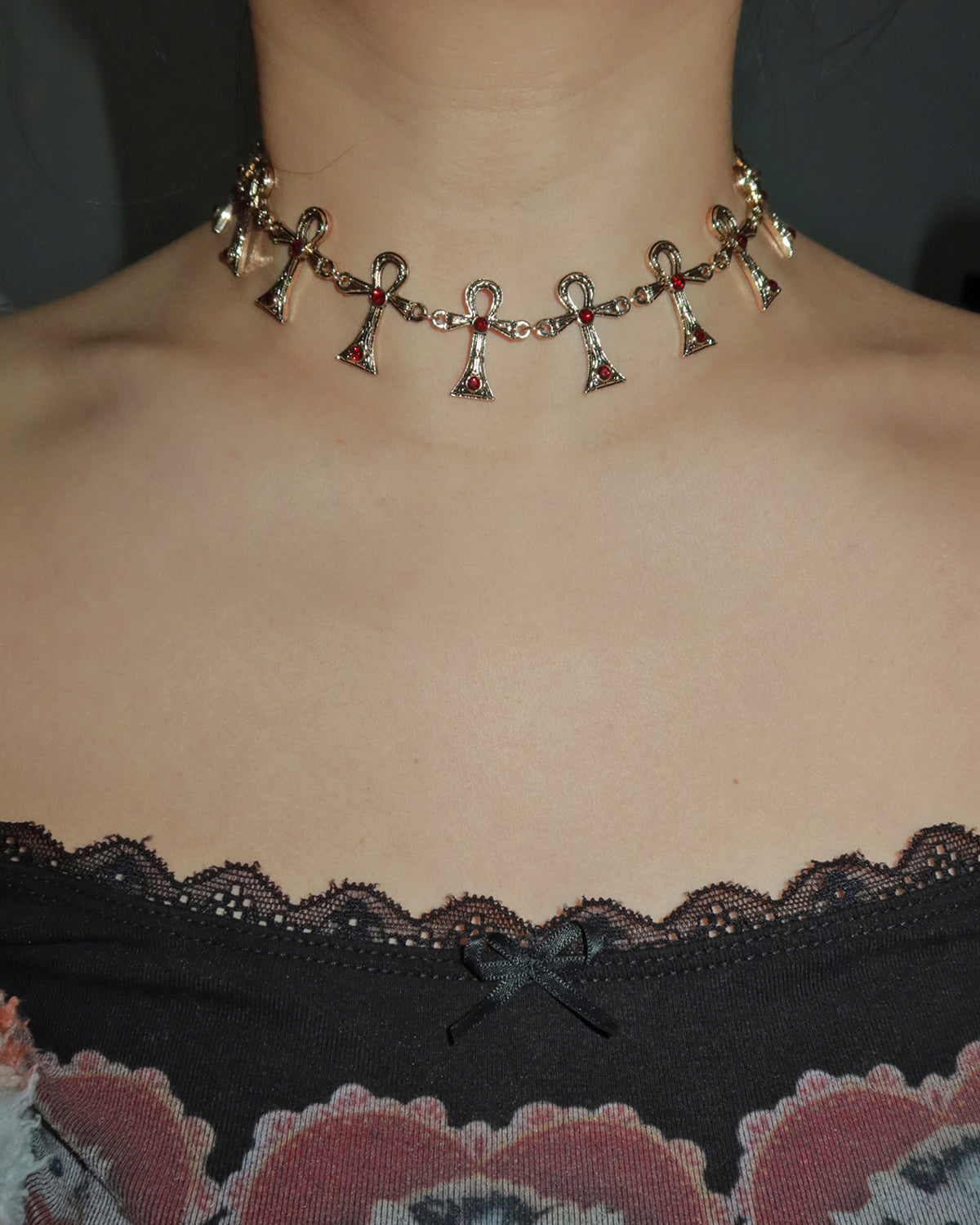 Ellen Cross Chain Golden Choker