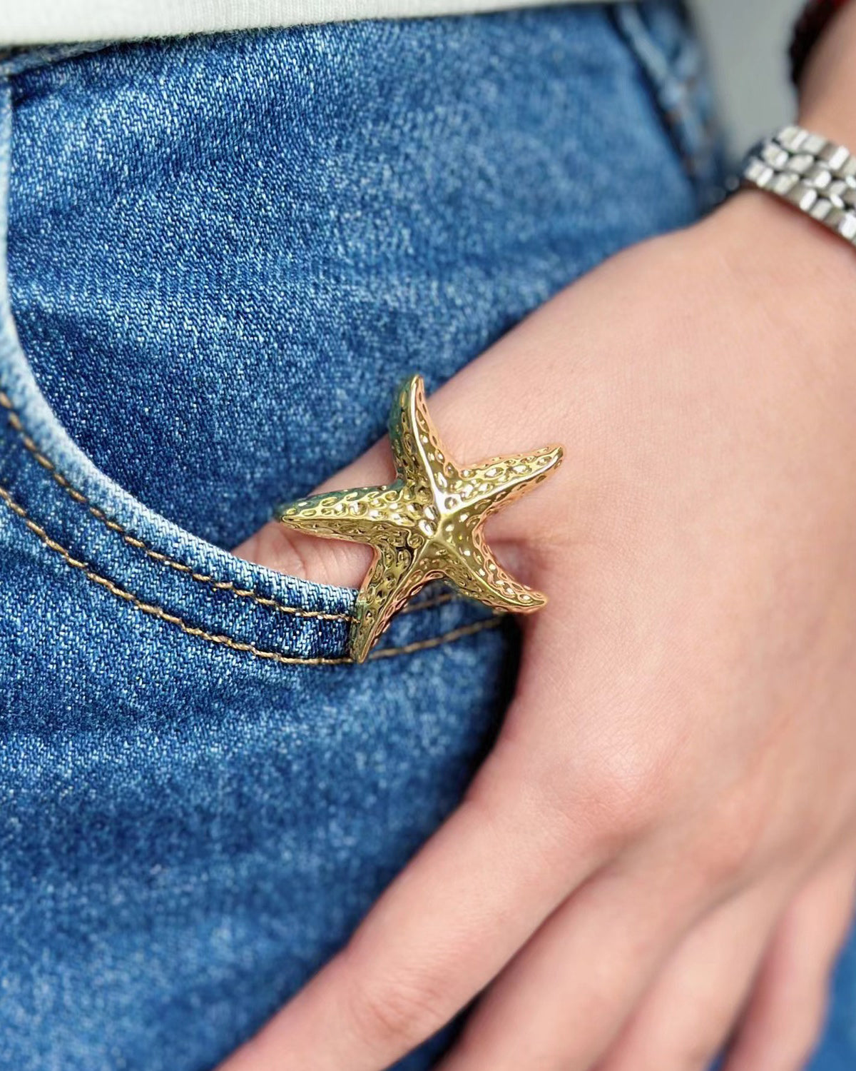 Setlla Textured Starfish Golden Ring