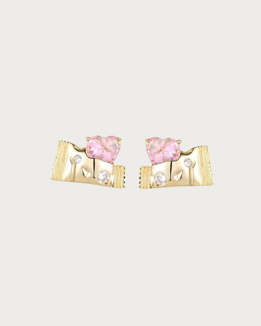 Pendientes dorados con forma de corazón rosa caramelo
