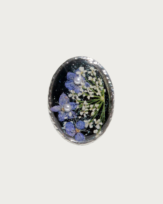 Margot Vertical Oval Dried Flower Resin Silver Ring