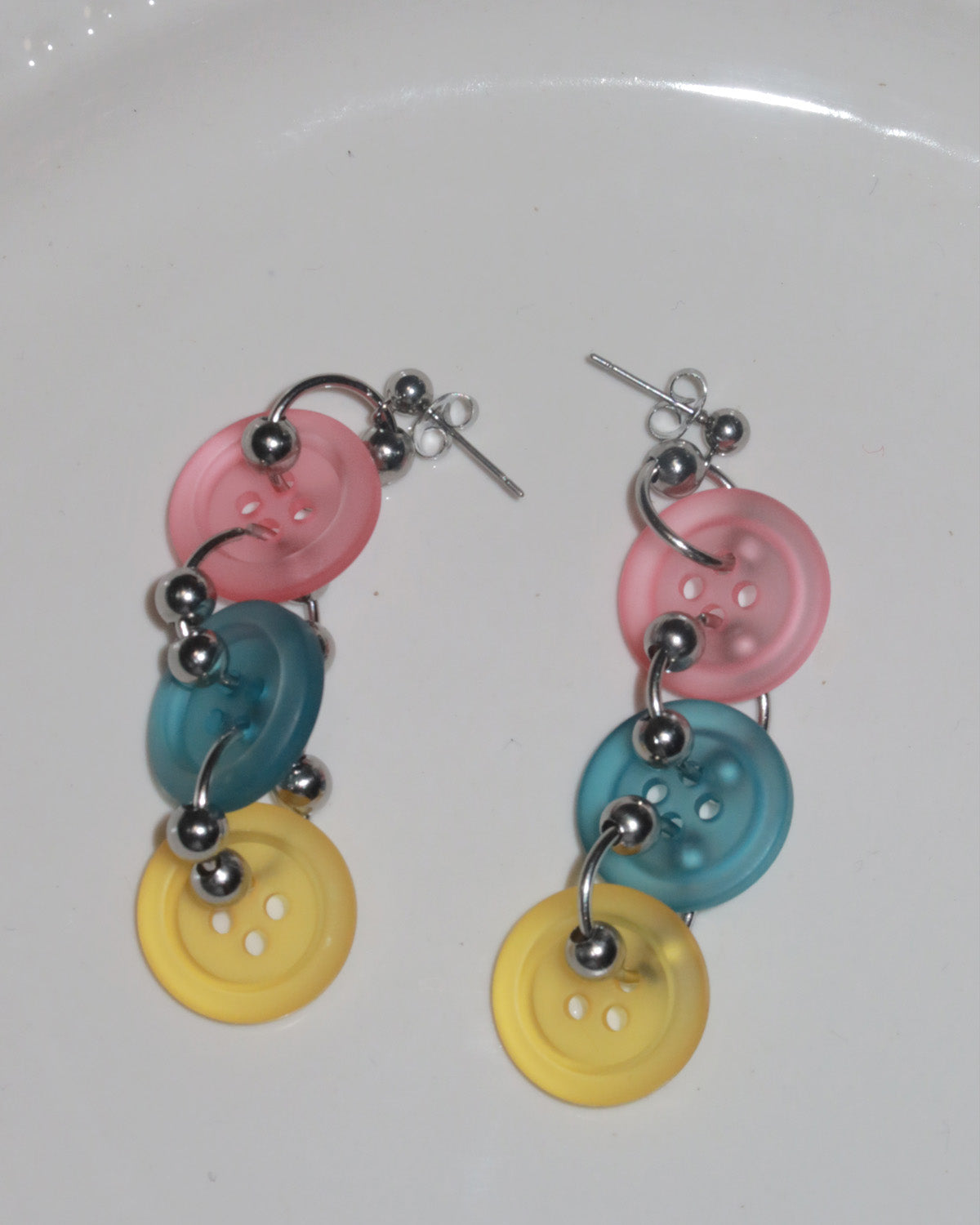 Olive Colorful Button Silver Drop Earrings & Necklace