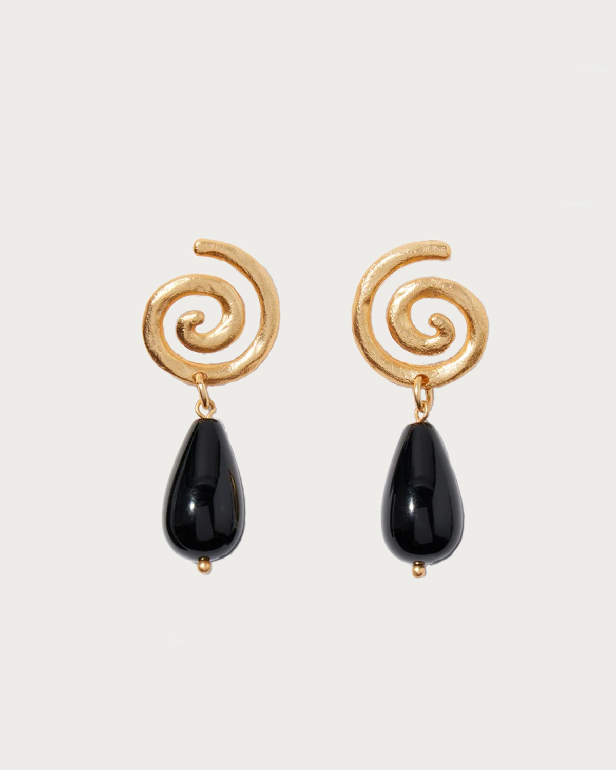 Pendientes colgantes dorados de obsidiana negra