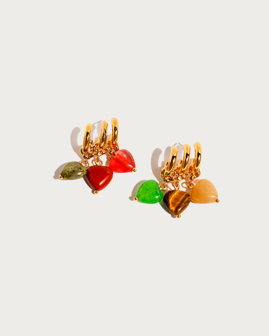 Pendientes dorados con cuentas de cristal y piedra natural en forma de corazón