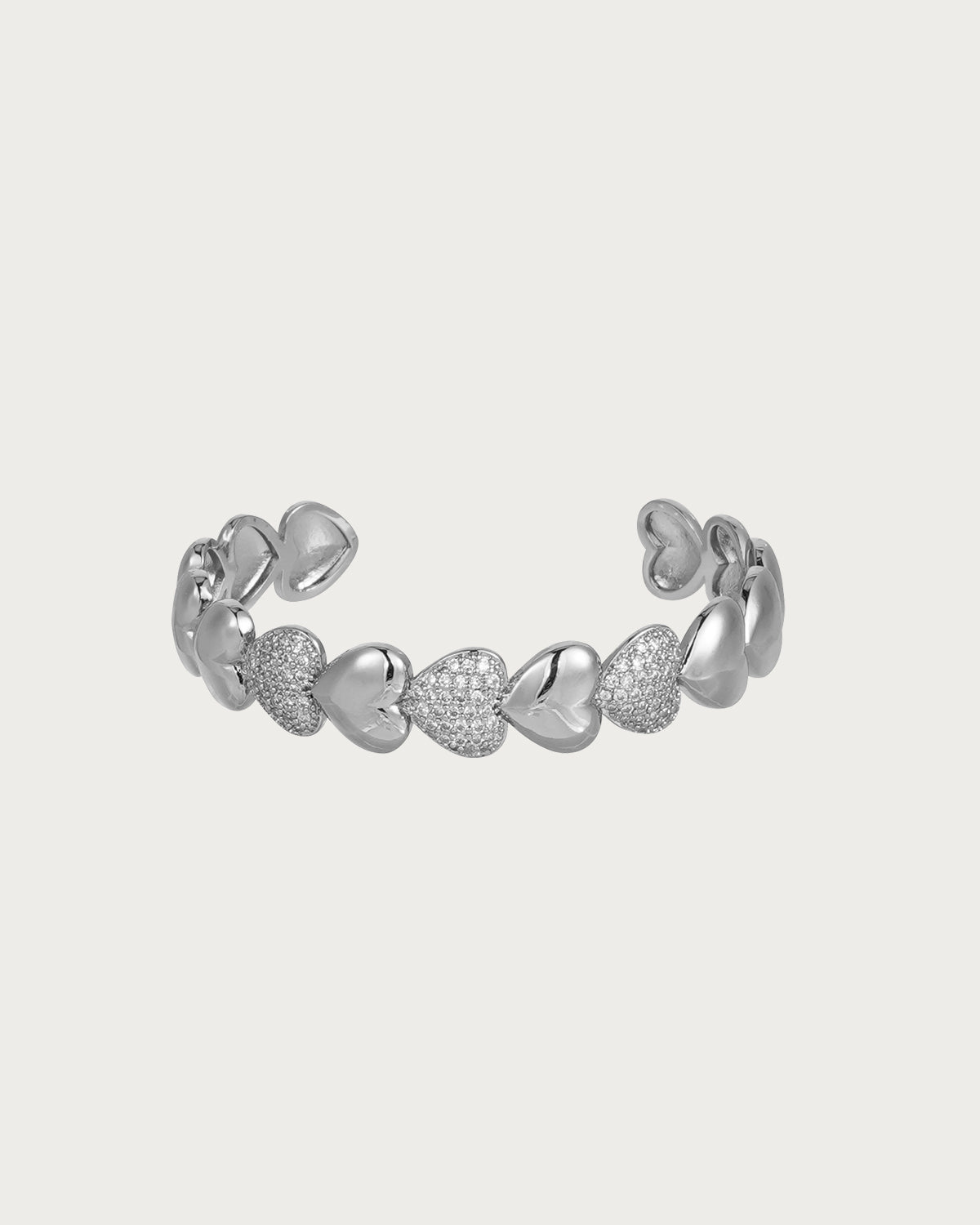 Brazalete de oro con forma de corazón