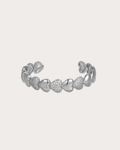 Brazalete de oro con forma de corazón