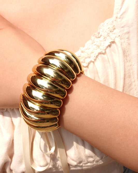 Stretch Chunky Golden Bracelet