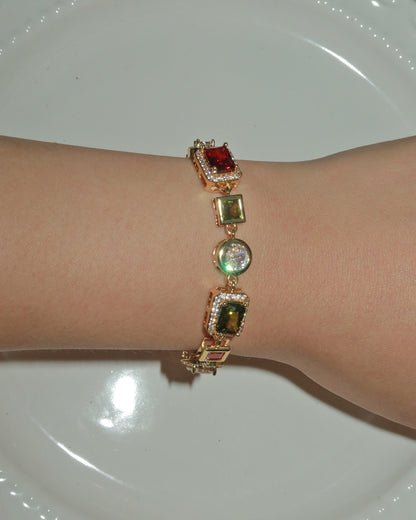 Mona Vintage Luxury Square Golden Bracelet