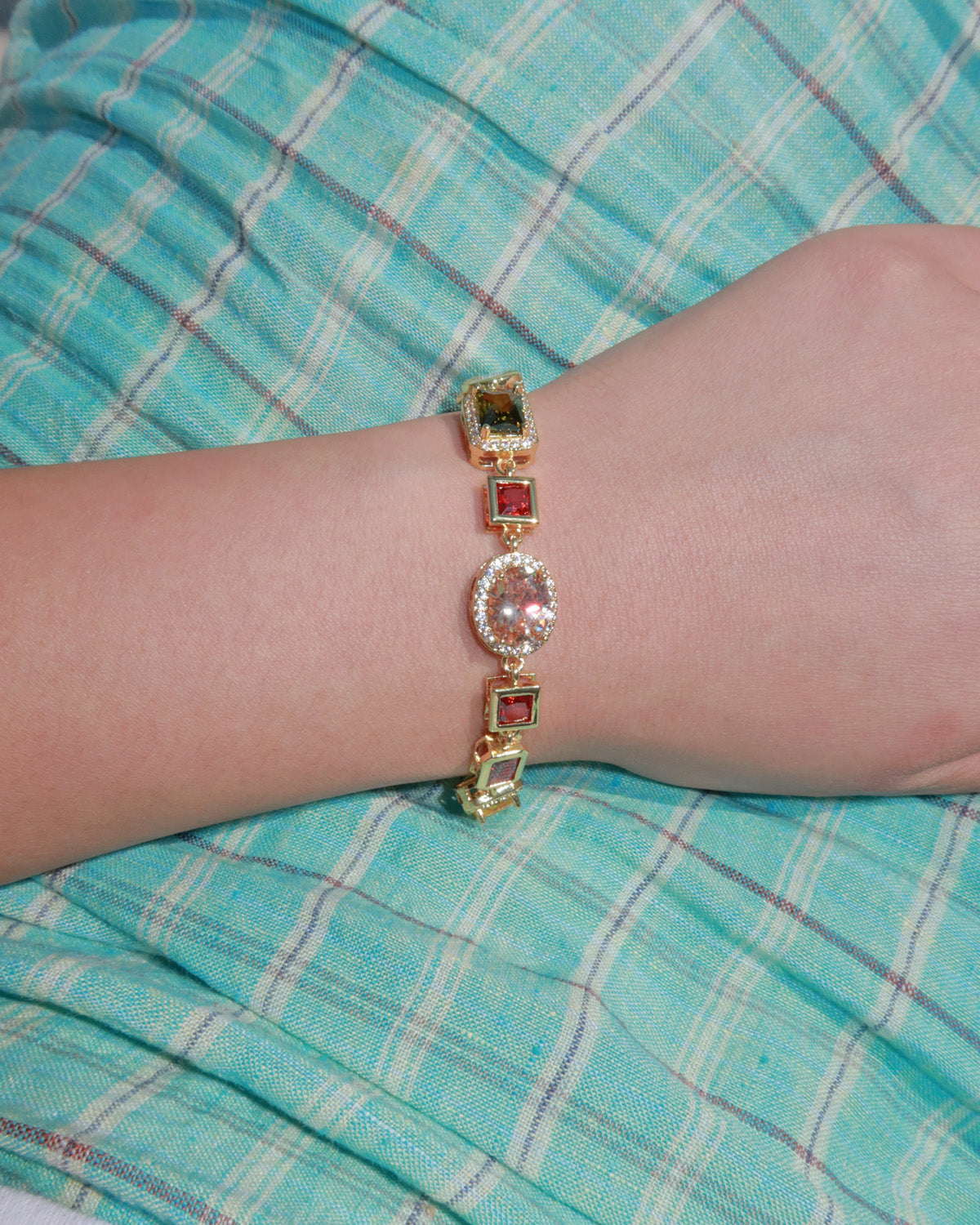 Mona Vintage Luxury Square Golden Bracelet
