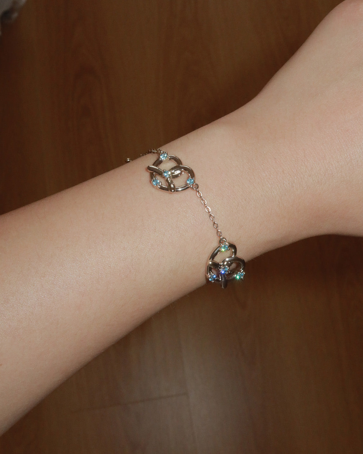 Fortelle Blue Crystal Horseshoe Golden Brown Bracelet