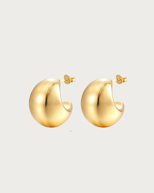 Pendientes dorados con gotas de agua gruesas