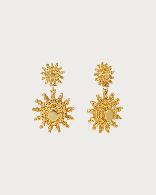 Pendientes colgantes dorados con sol barroco