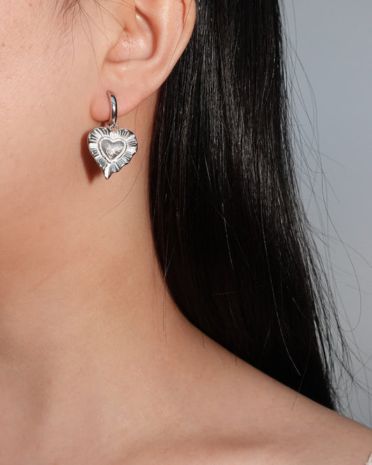 Pendientes de aro de plata con forma de corazón