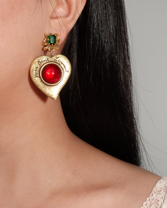 Pendientes colgantes dorados con forma de corazón vintage