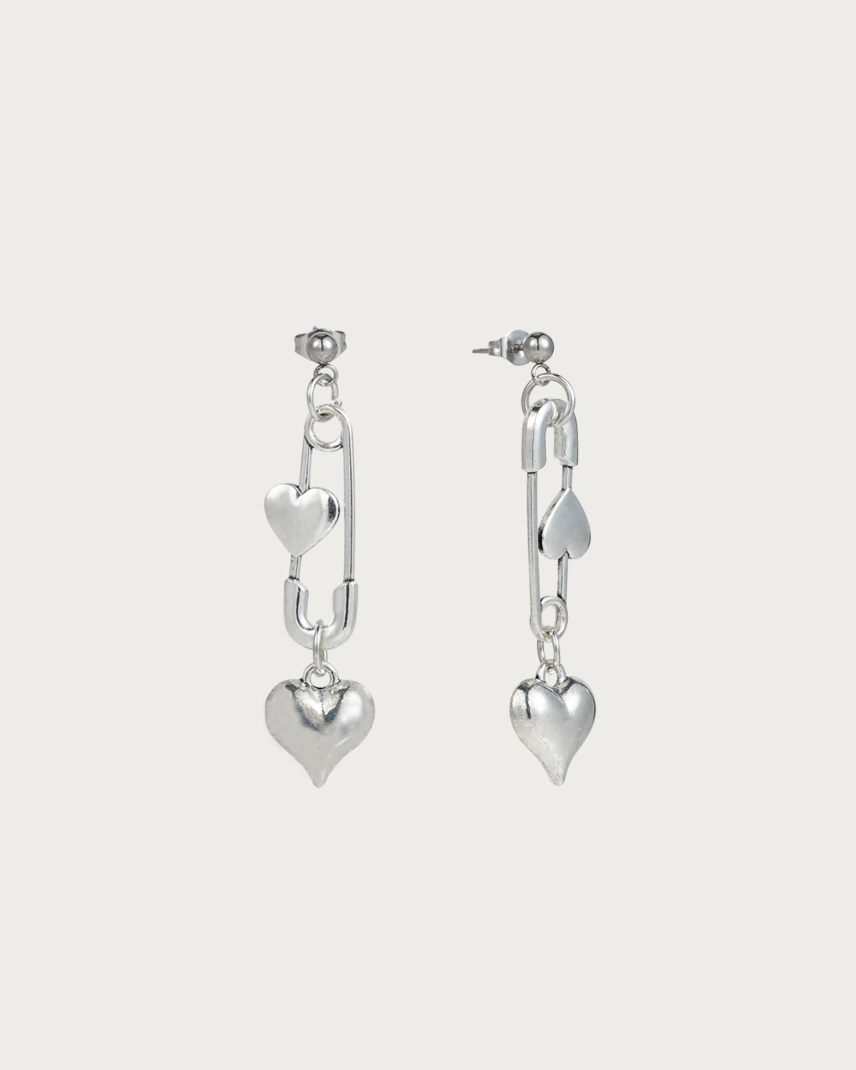 Pendientes de plata con forma de corazón y clip de papel