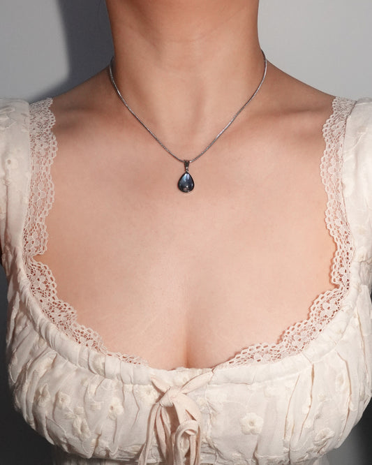 Collar con colgante de plata azul con gota de agua