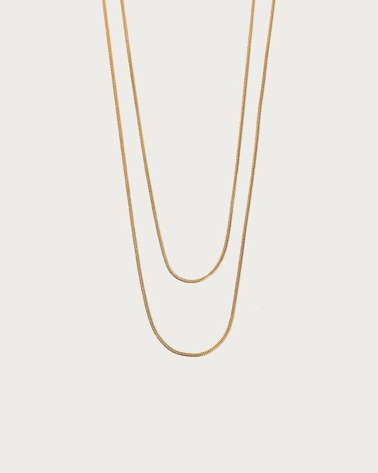 Collar de oro en capas