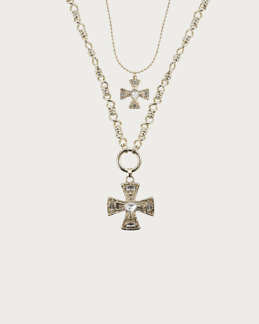 Collar de plata con cruz de doble capa