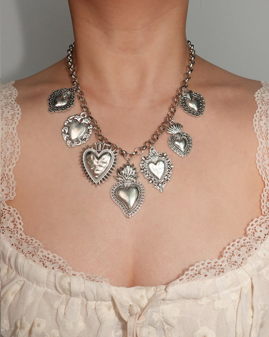 Collar de plata con corazón vintage