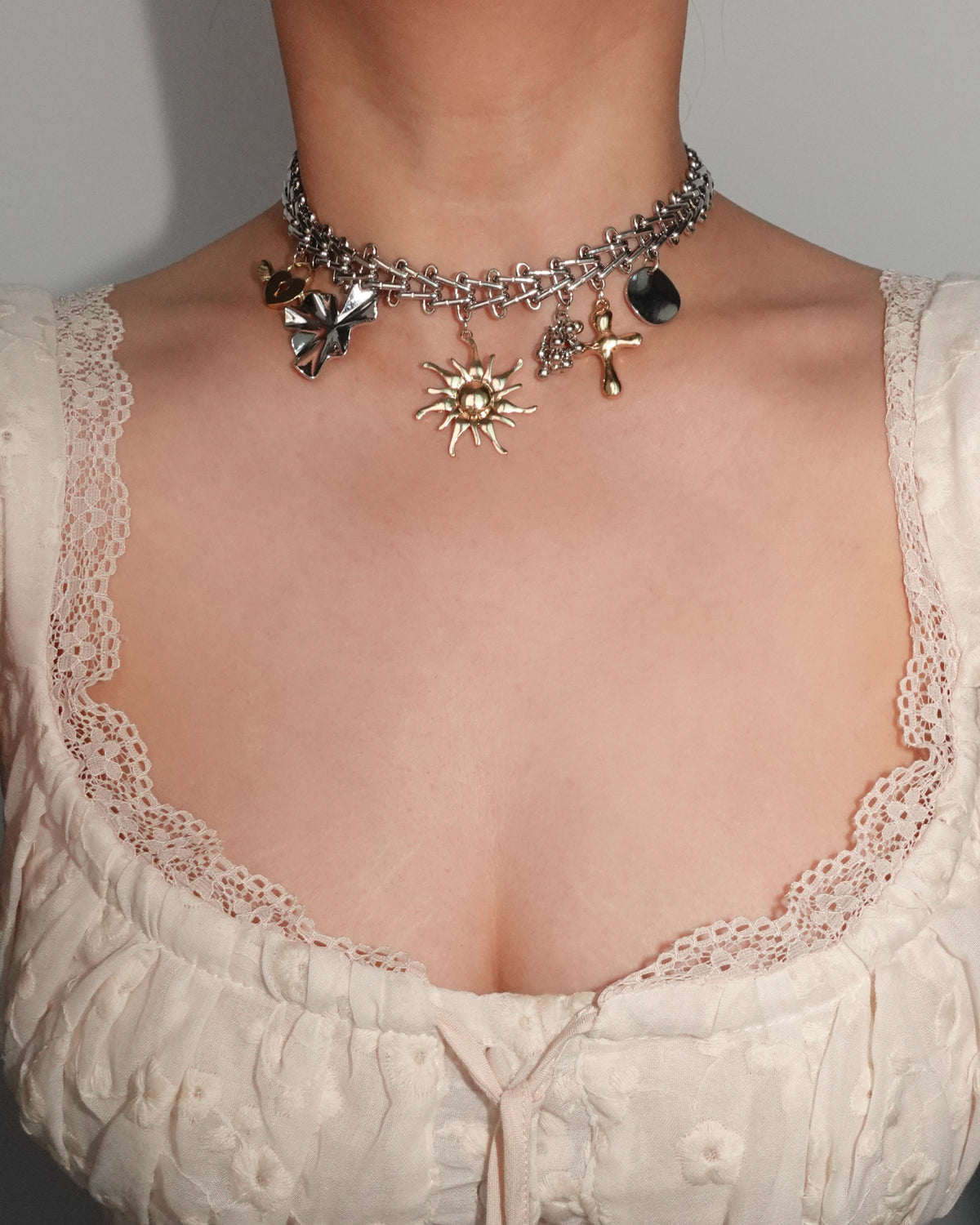 Collar dorado Apolo