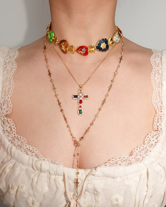 Collar vintage dorado con corazón de esmalte