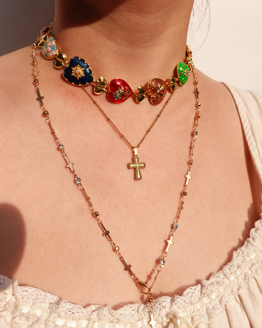 Collar vintage dorado con corazón de esmalte