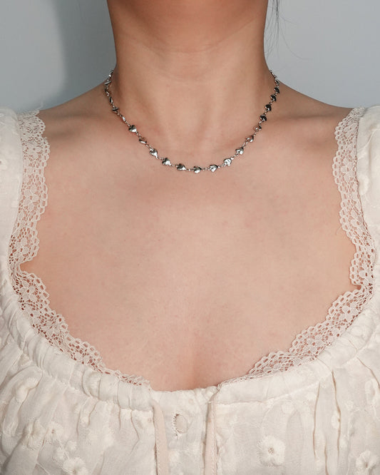 Collar de plata con corazón de amor