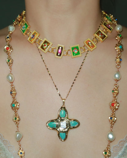 Venus Romantic Enamel Glaze Medieval Golden Necklace