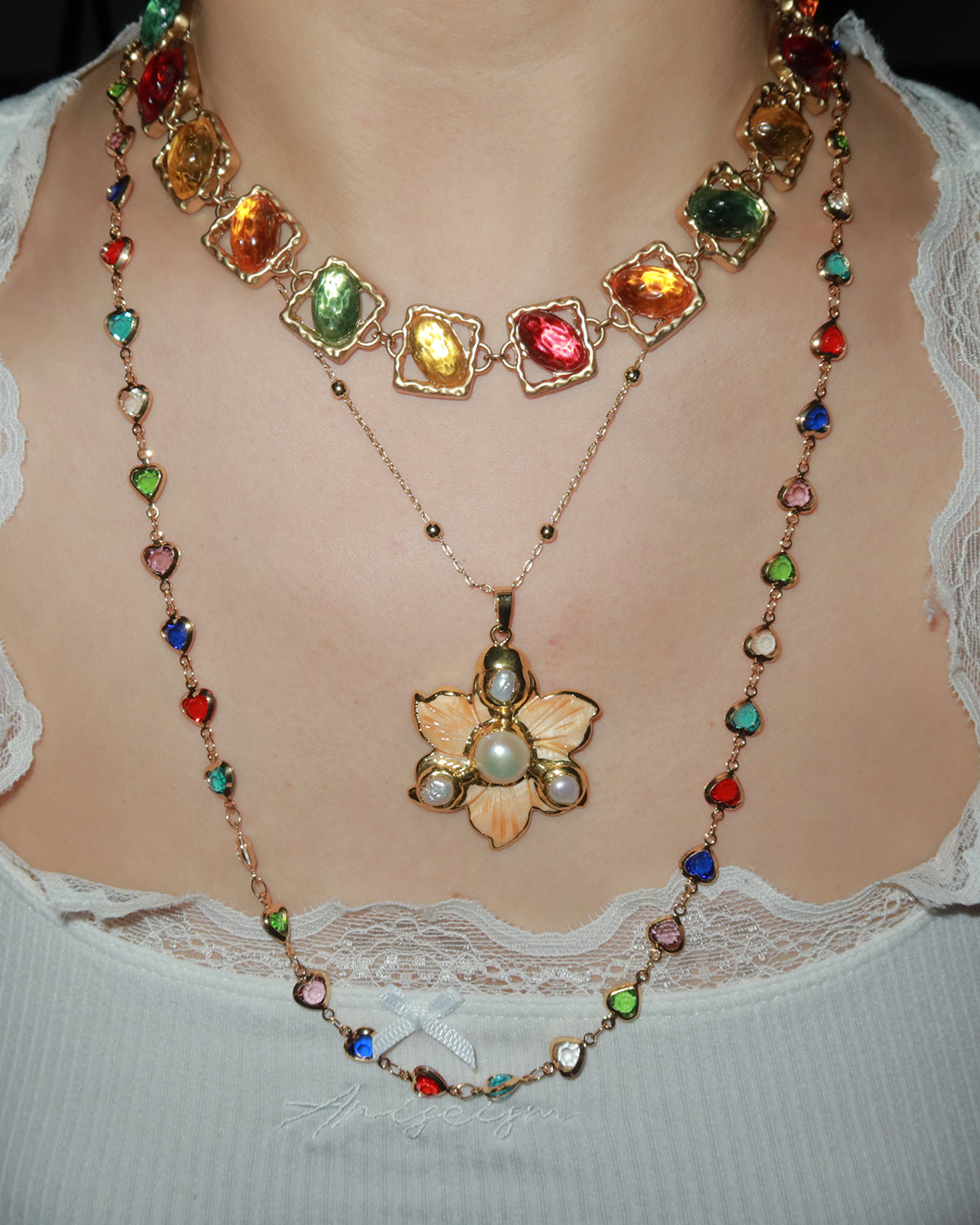 Alisa Pearl Flower Golden Pendant Necklace(4 Colors)
