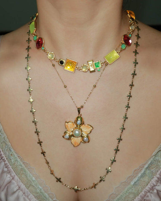 Alisa Pearl Flower Golden Pendant Necklace(4 Colors)