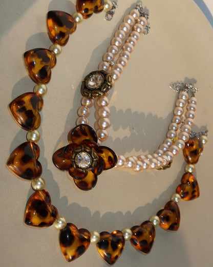 Florence Bold Leopard Hearts Pearl Necklace