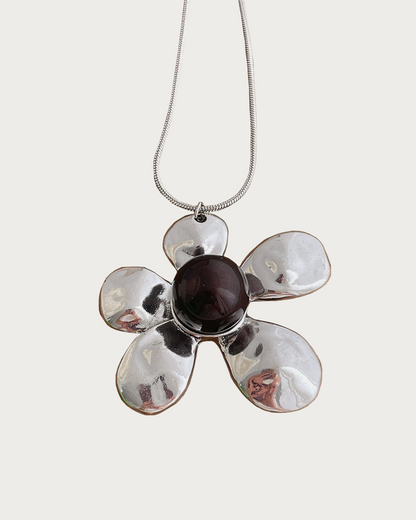 Zanna Vintage Flower Silver Pendant Necklace